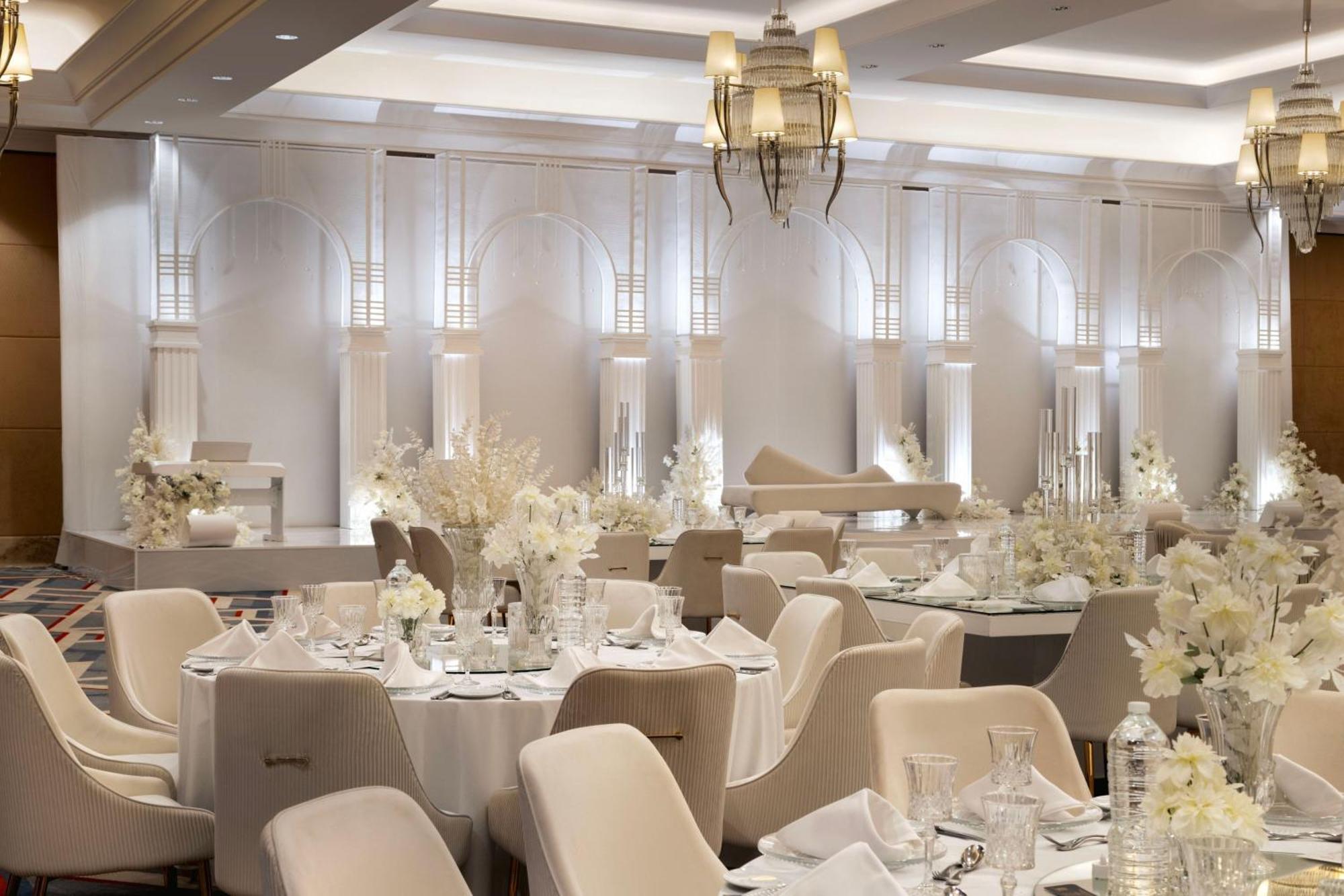 Sheraton Oman Hotel 5*