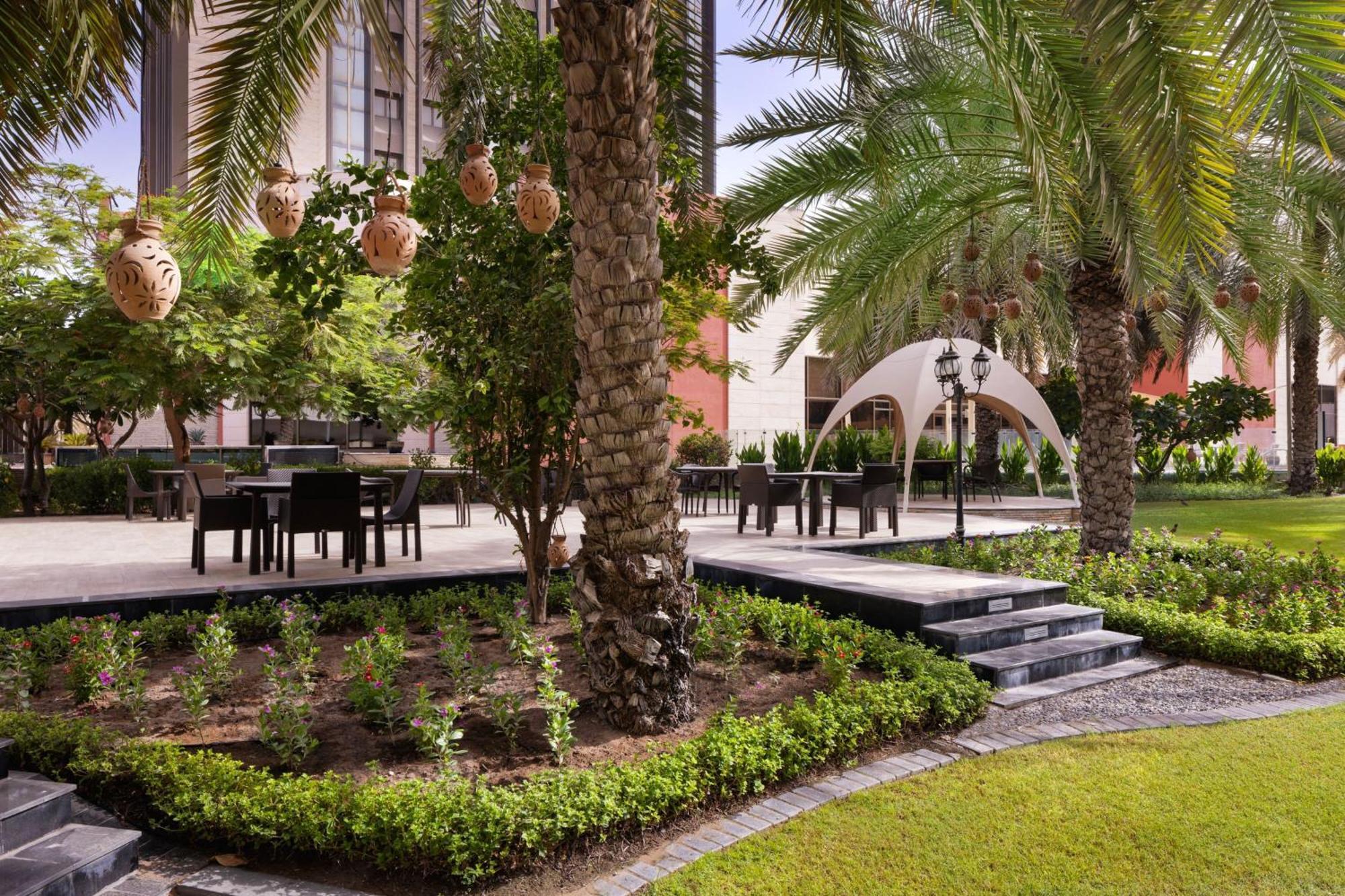 Sheraton Oman Hotel 5*
