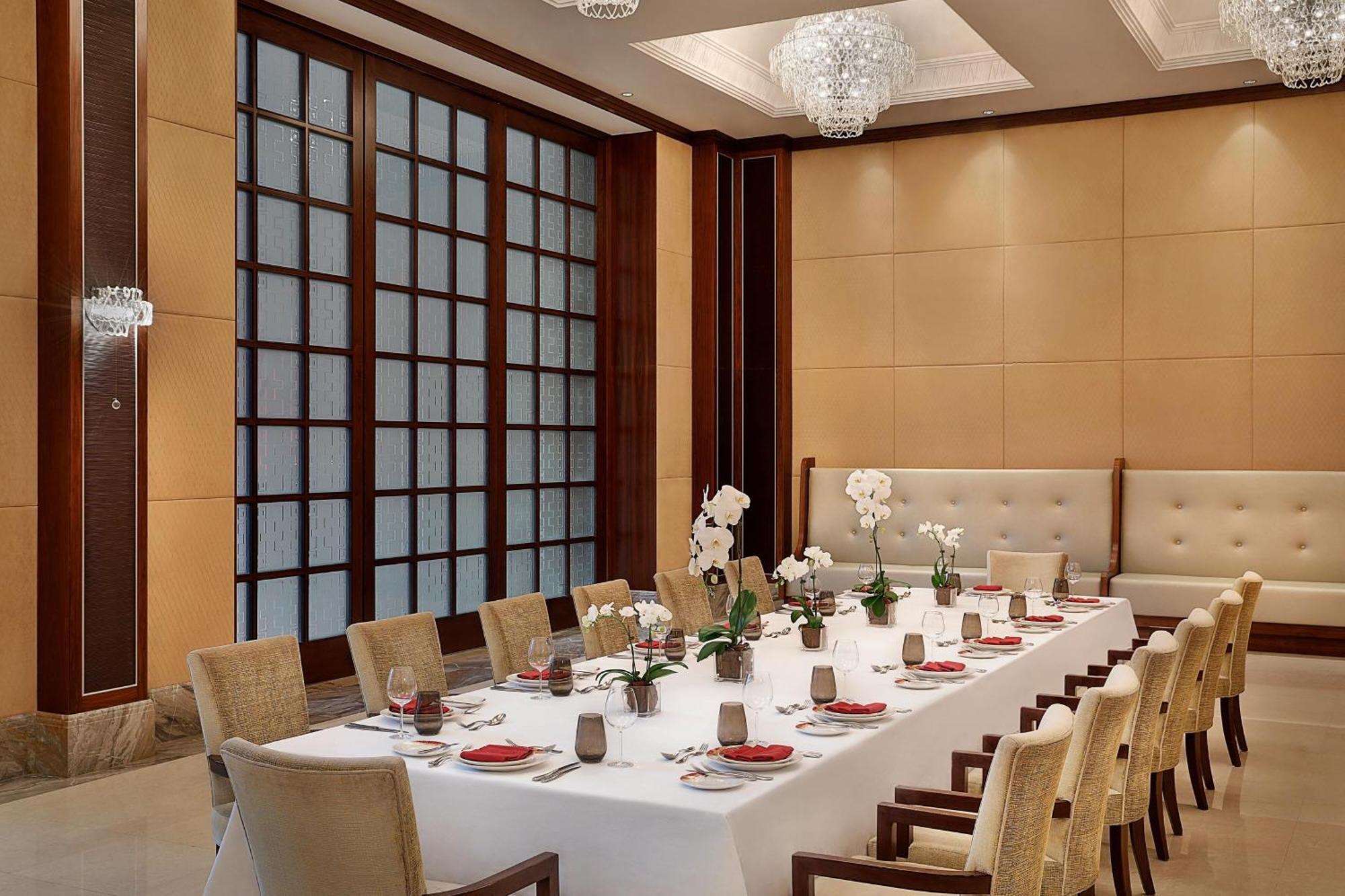 Hotel Sheraton Oman 5*