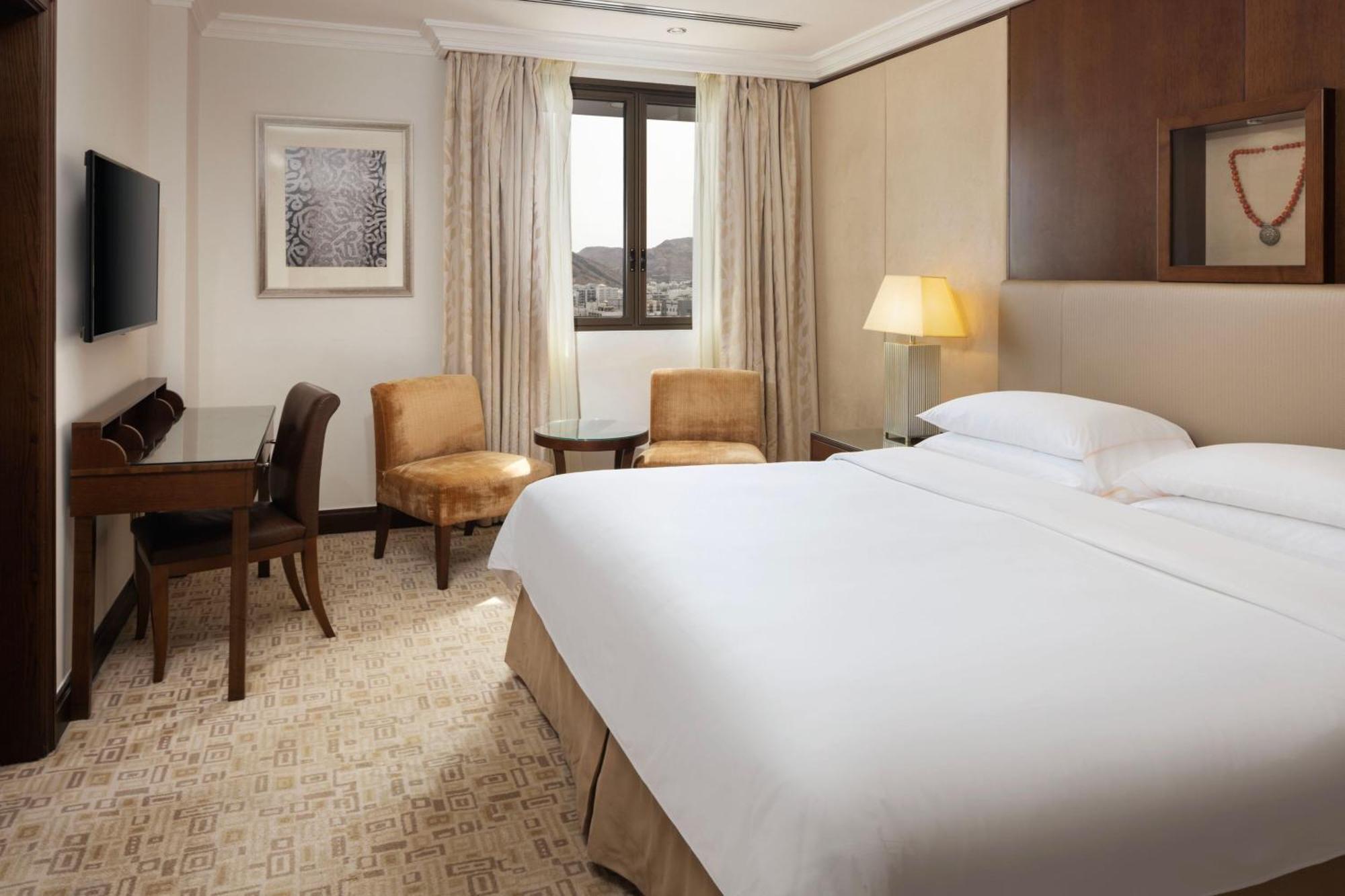 Sheraton Oman Hotel 5*