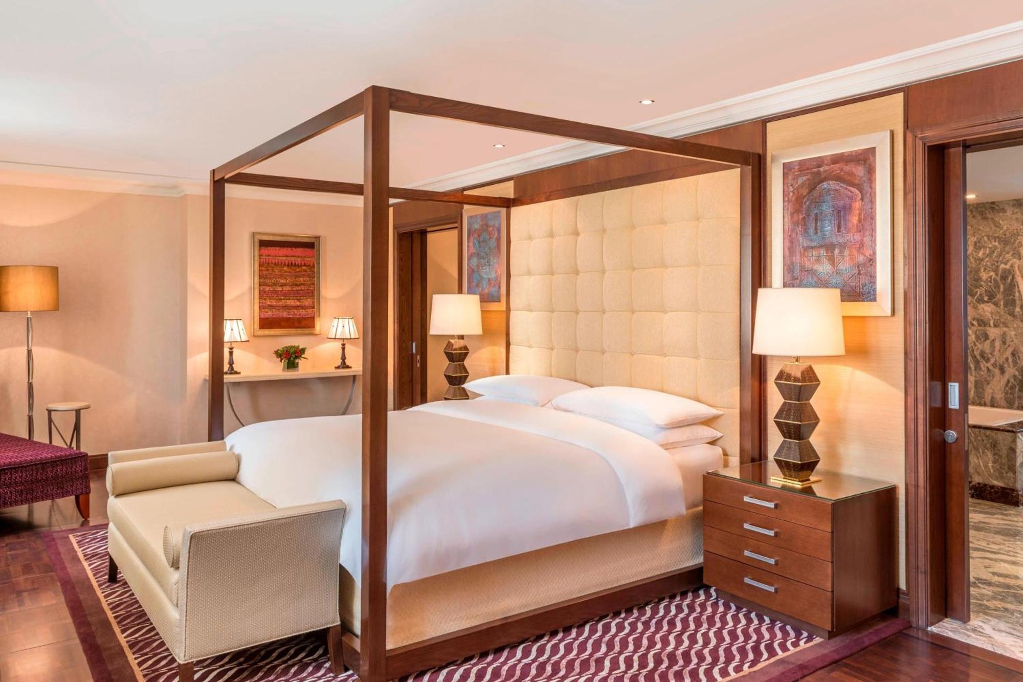 Hotel Sheraton Oman 5*